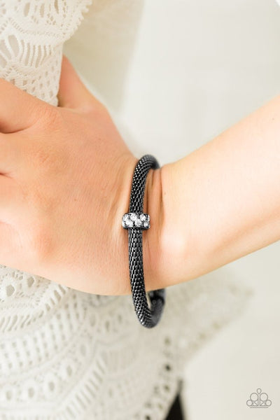 CACHE Or Card? - Black